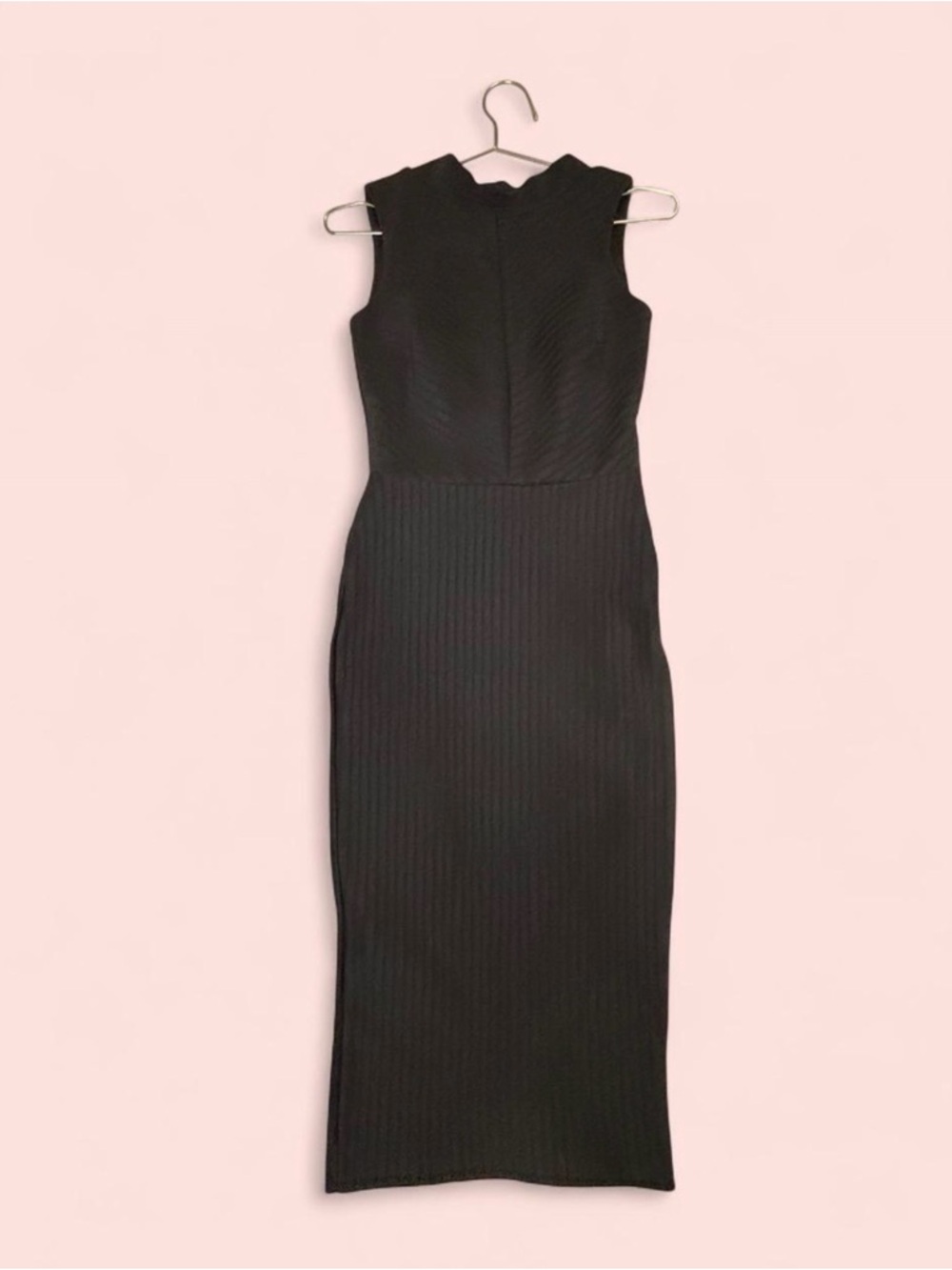H&M Black Sleeveless V-Neck Ribbed Midi Dress